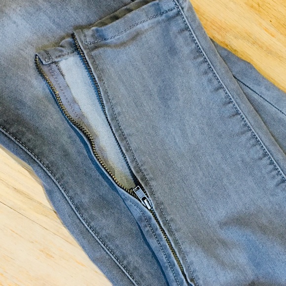 Lucky Brand grey skinny zipper jeans - Picture 8 of 8